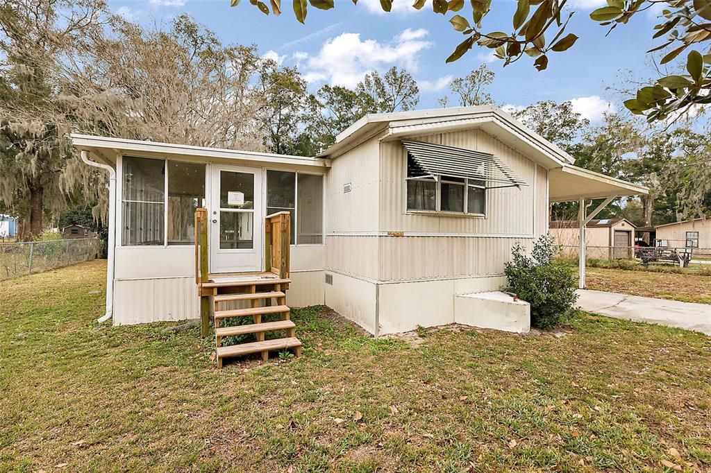 For Sale: $125,000 (2 beds, 1 baths, 840 Square Feet)