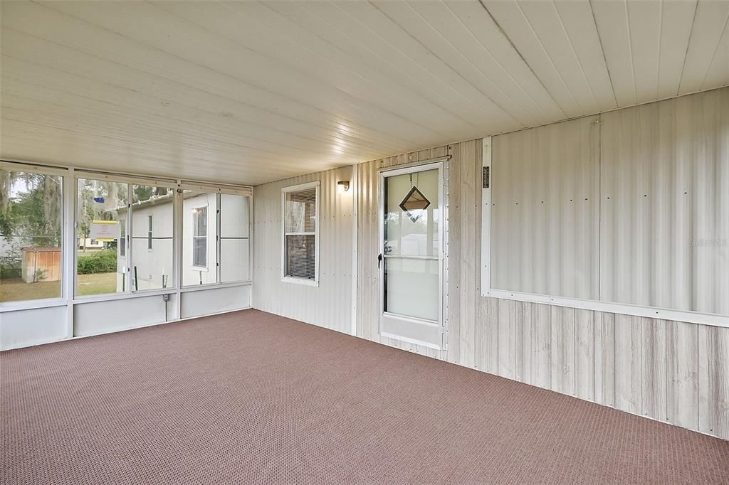 For Sale: $125,000 (2 beds, 1 baths, 840 Square Feet)