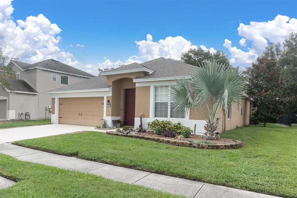 For Sale: $374,900 (4 beds, 2 baths, 2207 Square Feet)