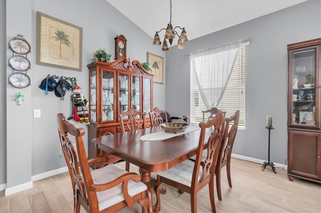For Sale: $374,900 (4 beds, 2 baths, 2207 Square Feet)