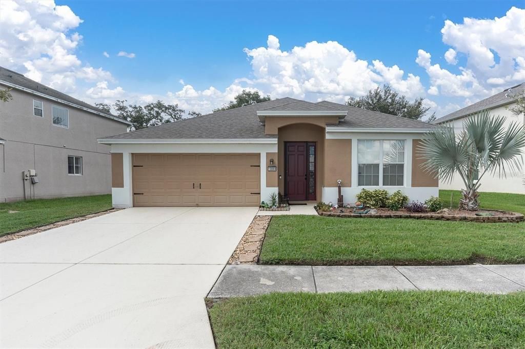 For Sale: $374,900 (4 beds, 2 baths, 2207 Square Feet)
