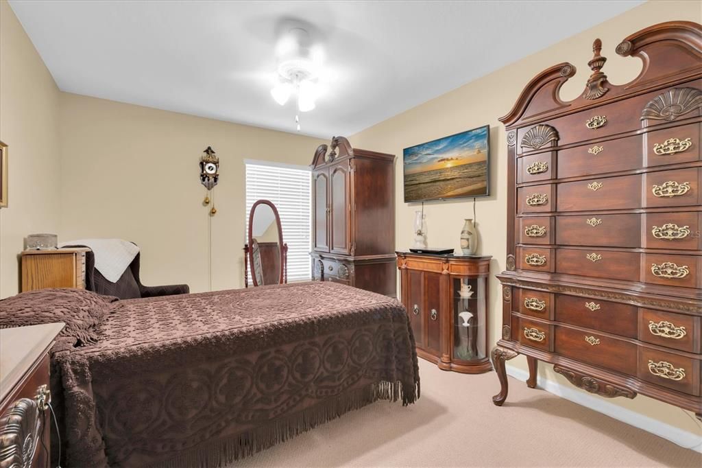 For Sale: $374,900 (4 beds, 2 baths, 2207 Square Feet)