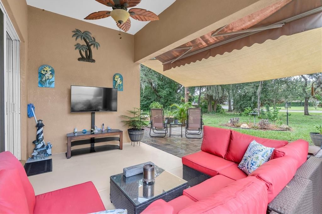 For Sale: $374,900 (4 beds, 2 baths, 2207 Square Feet)