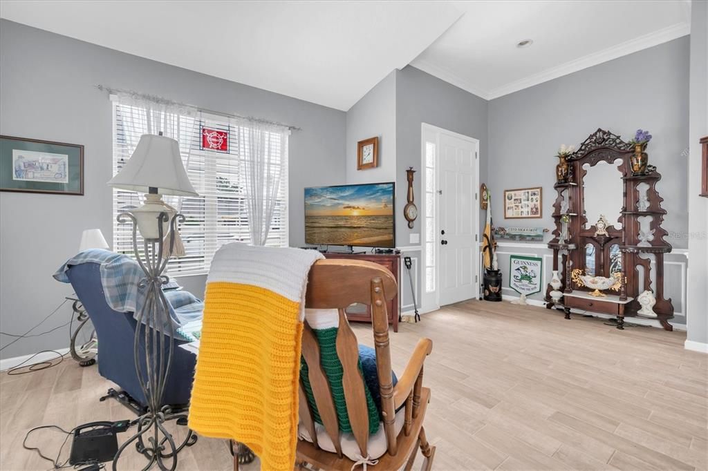 For Sale: $374,900 (4 beds, 2 baths, 2207 Square Feet)