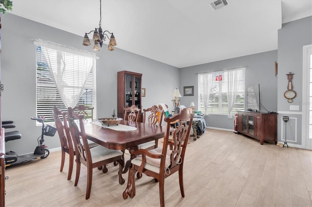 For Sale: $374,900 (4 beds, 2 baths, 2207 Square Feet)