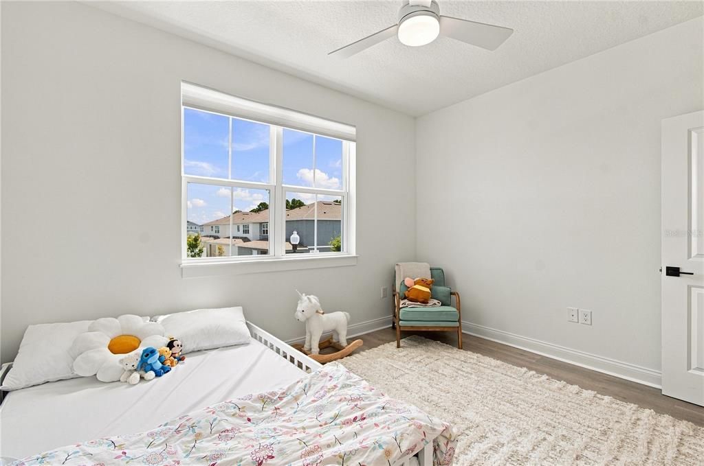 For Sale: $825,000 (5 beds, 4 baths, 3285 Square Feet)