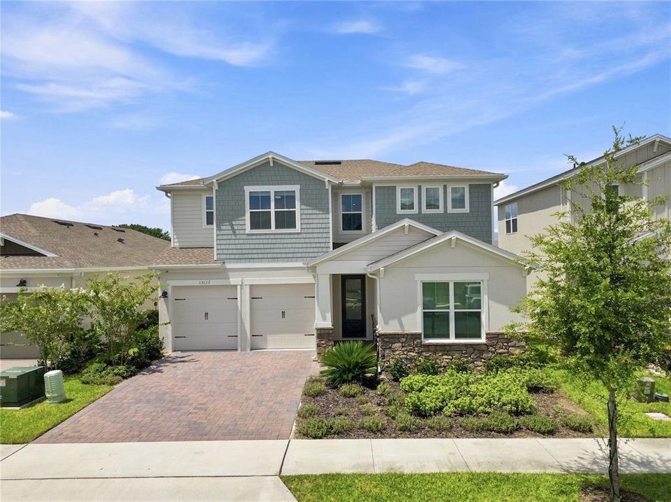 For Sale: $825,000 (5 beds, 4 baths, 3285 Square Feet)