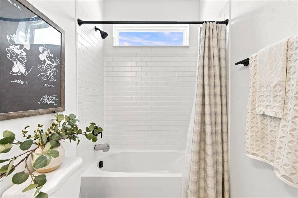 For Sale: $825,000 (5 beds, 4 baths, 3285 Square Feet)