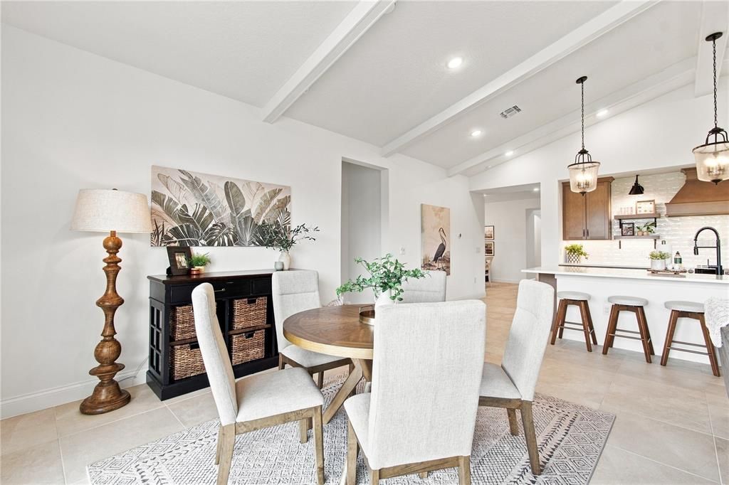 For Sale: $825,000 (5 beds, 4 baths, 3285 Square Feet)