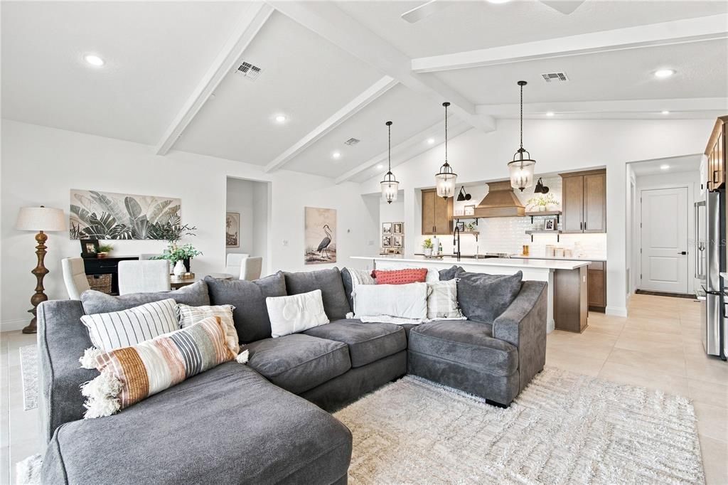 For Sale: $825,000 (5 beds, 4 baths, 3285 Square Feet)