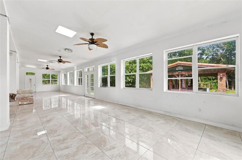 En Venta: $400,000 (4 camas, 3 baños, 2900 Pies cuadrados)