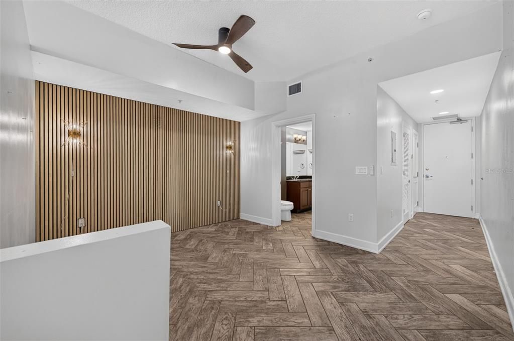 For Sale: $179,999 (1 beds, 1 baths, 644 Square Feet)