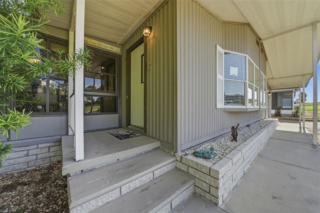 For Sale: $159,900 (2 beds, 2 baths, 864 Square Feet)