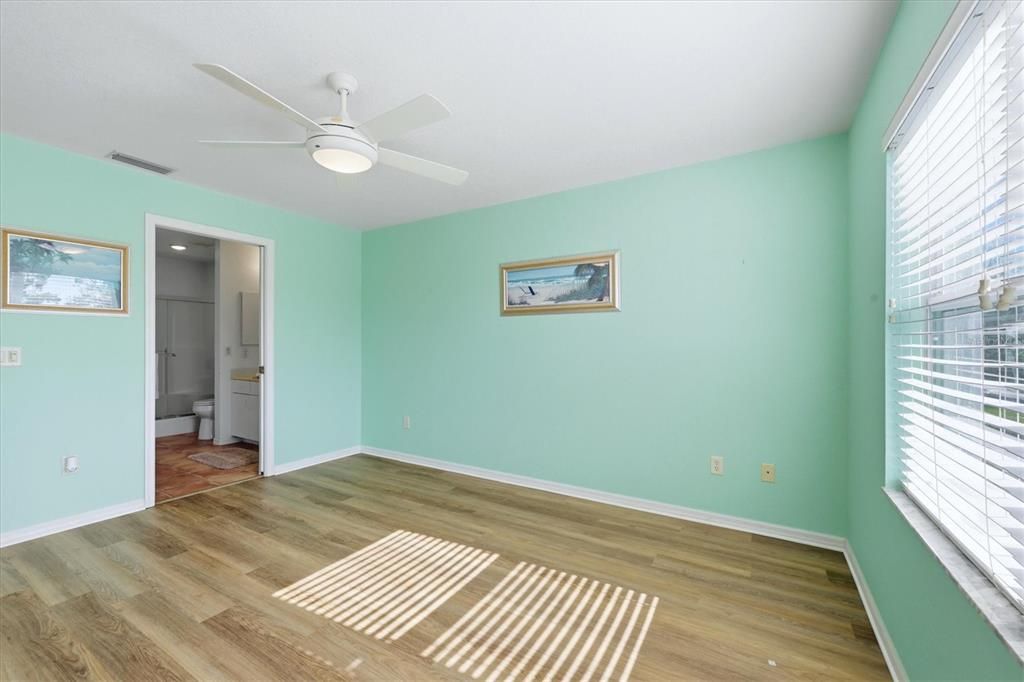 For Sale: $187,000 (2 beds, 2 baths, 1153 Square Feet)