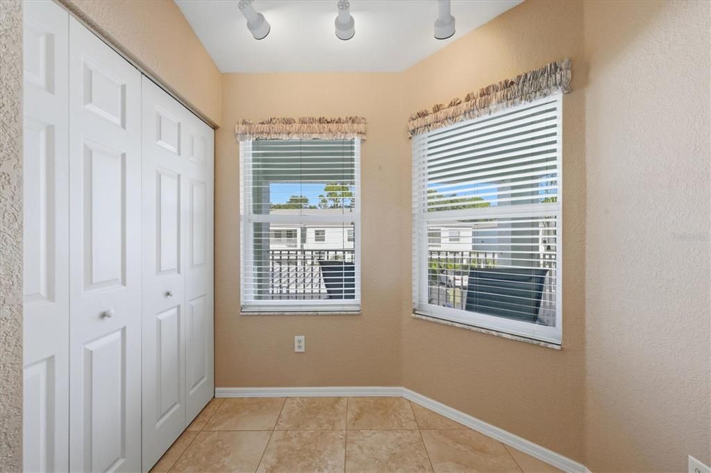 For Sale: $187,000 (2 beds, 2 baths, 1153 Square Feet)