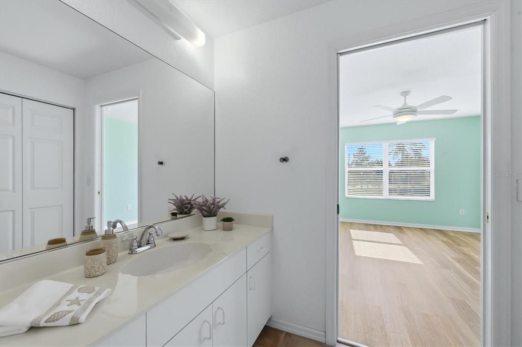 For Sale: $187,000 (2 beds, 2 baths, 1153 Square Feet)
