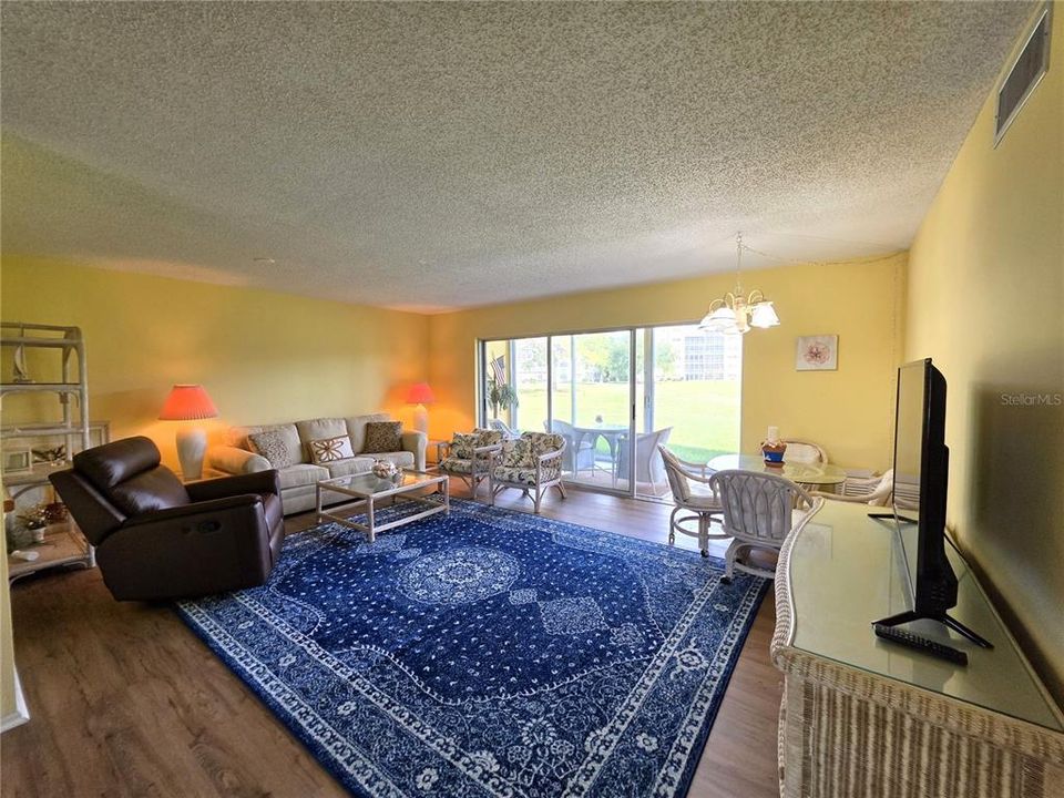 En Venta: $134,900 (2 camas, 2 baños, 1008 Pies cuadrados)