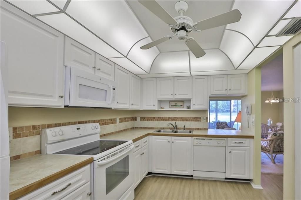 En Venta: $134,900 (2 camas, 2 baños, 1008 Pies cuadrados)
