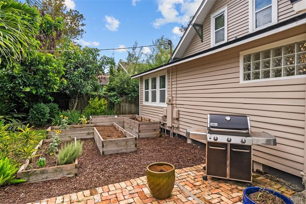 Active With Contract: $649,000 (4 beds, 2 baths, 1900 Square Feet)