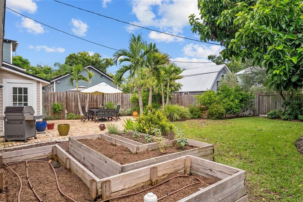 Active With Contract: $649,000 (4 beds, 2 baths, 1900 Square Feet)