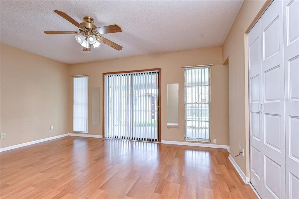 На продажу: $429,900 (4 спален, 2 ванн, 1630 Квадратных фут)