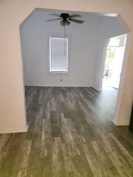 For Sale: $270,000 (3 beds, 1 baths, 1020 Square Feet)