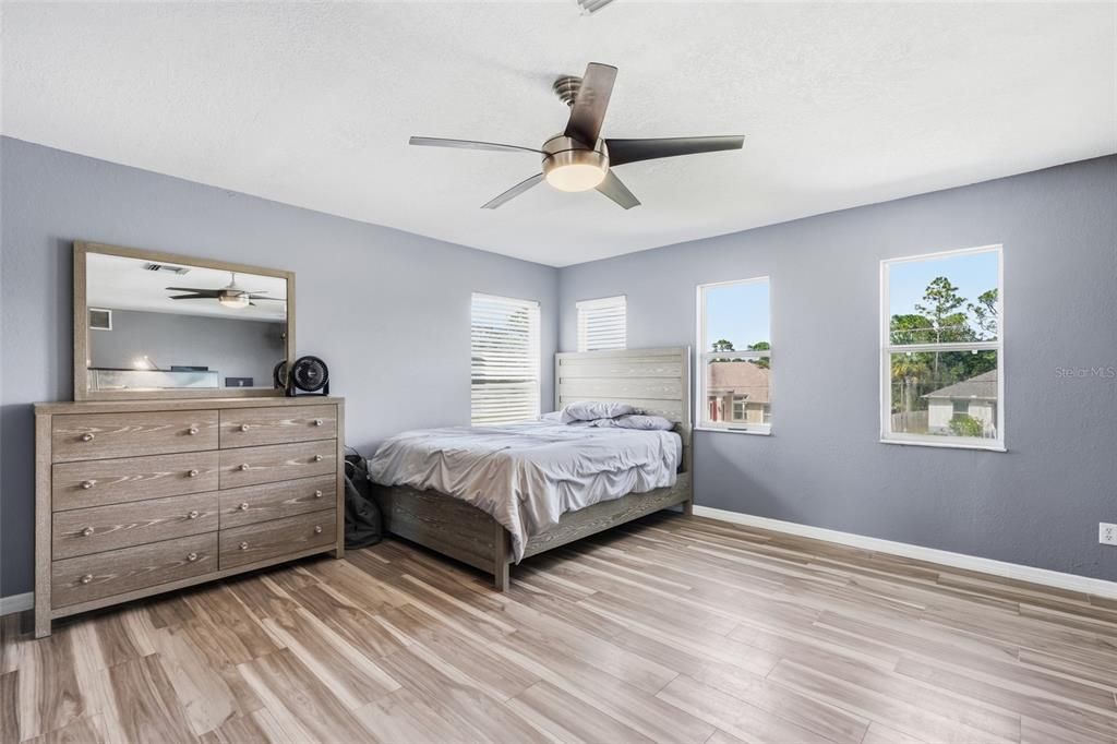 For Sale: $520,000 (3 beds, 2 baths, 3235 Square Feet)