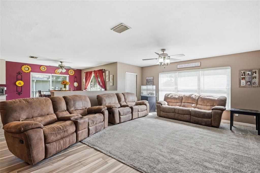 For Sale: $520,000 (3 beds, 2 baths, 3235 Square Feet)