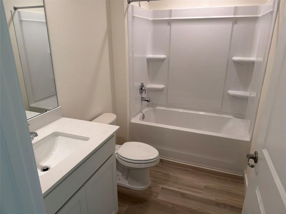 В аренду: $2,250 (4 спален, 2 ванн, 1828 Квадратных фут)