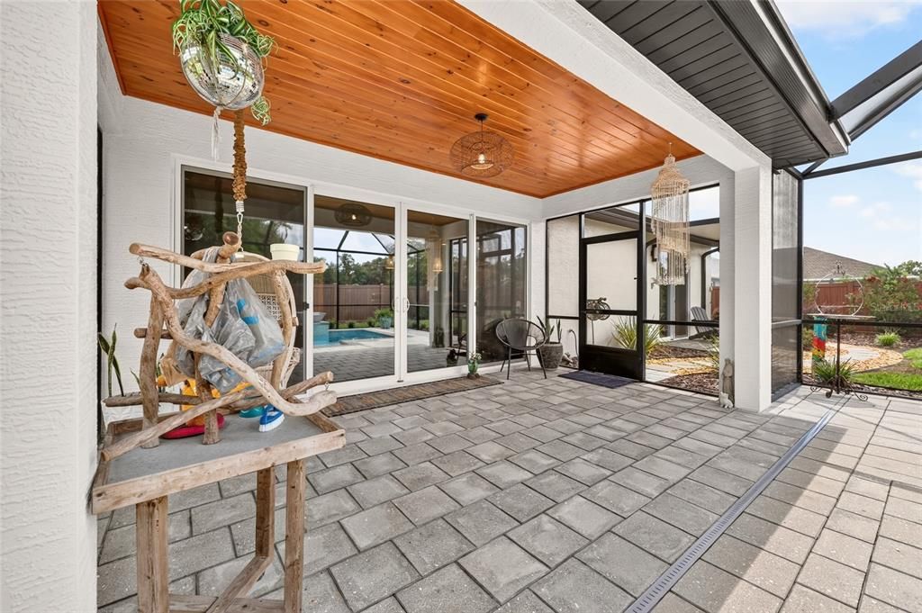 For Sale: $599,000 (4 beds, 2 baths, 2123 Square Feet)