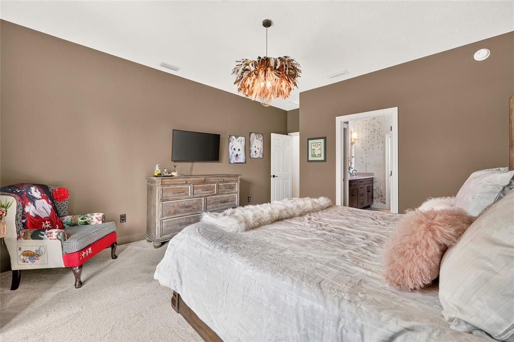 For Sale: $599,000 (4 beds, 2 baths, 2123 Square Feet)