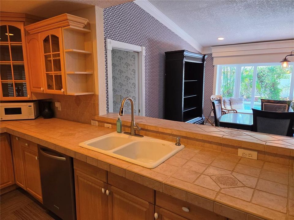 В аренду: $3,800 (3 спален, 3 ванн, 2683 Квадратных фут)
