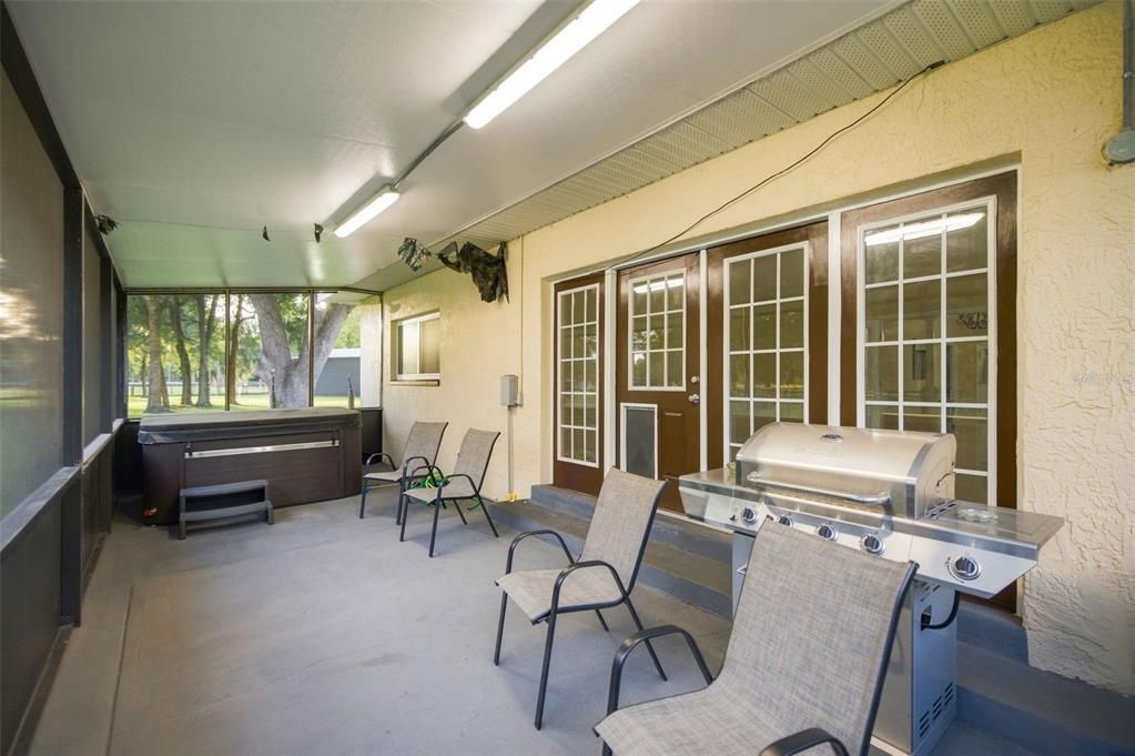 For Sale: $650,000 (5 beds, 3 baths, 2230 Square Feet)