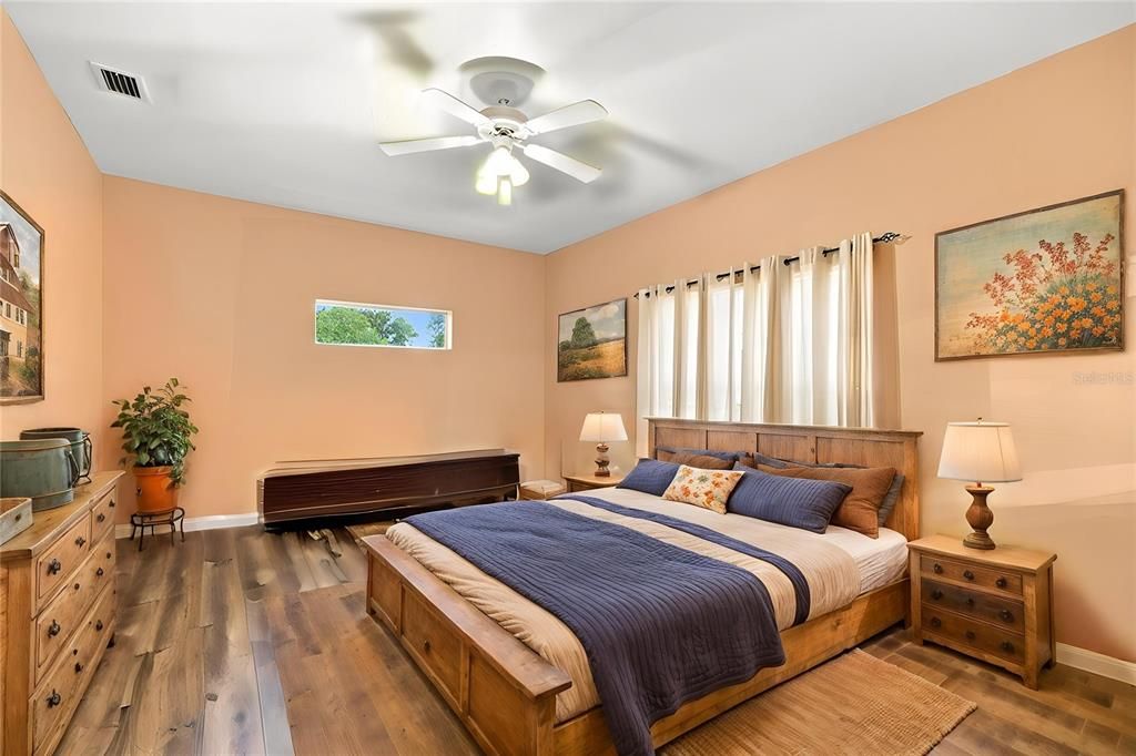 For Sale: $650,000 (5 beds, 3 baths, 2230 Square Feet)