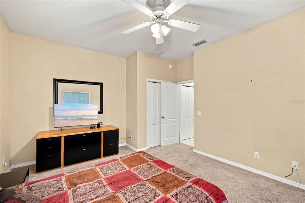 For Sale: $650,000 (5 beds, 3 baths, 2230 Square Feet)