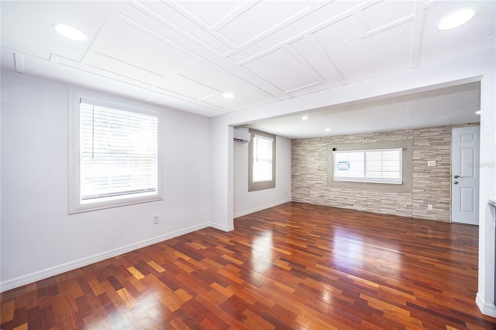 For Sale: $100,000 (3 beds, 2 baths, 3150 Square Feet)