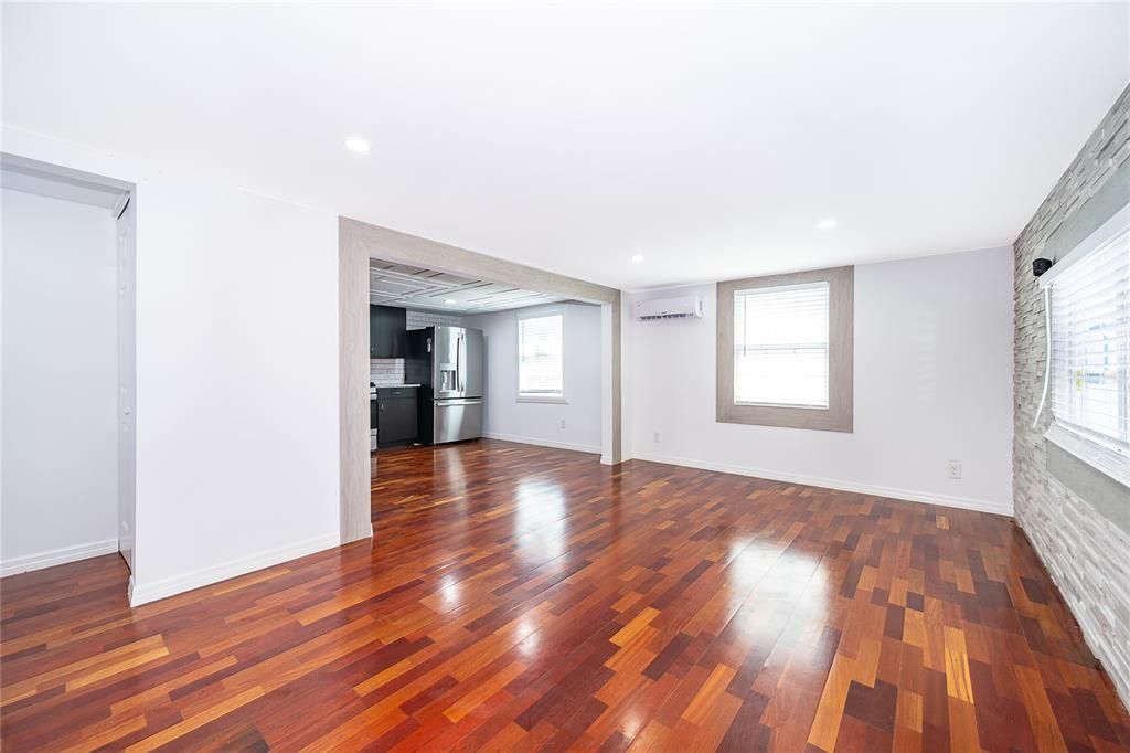 For Sale: $100,000 (3 beds, 2 baths, 3150 Square Feet)