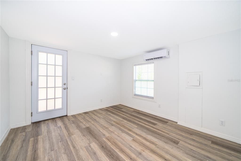 For Sale: $100,000 (3 beds, 2 baths, 3150 Square Feet)