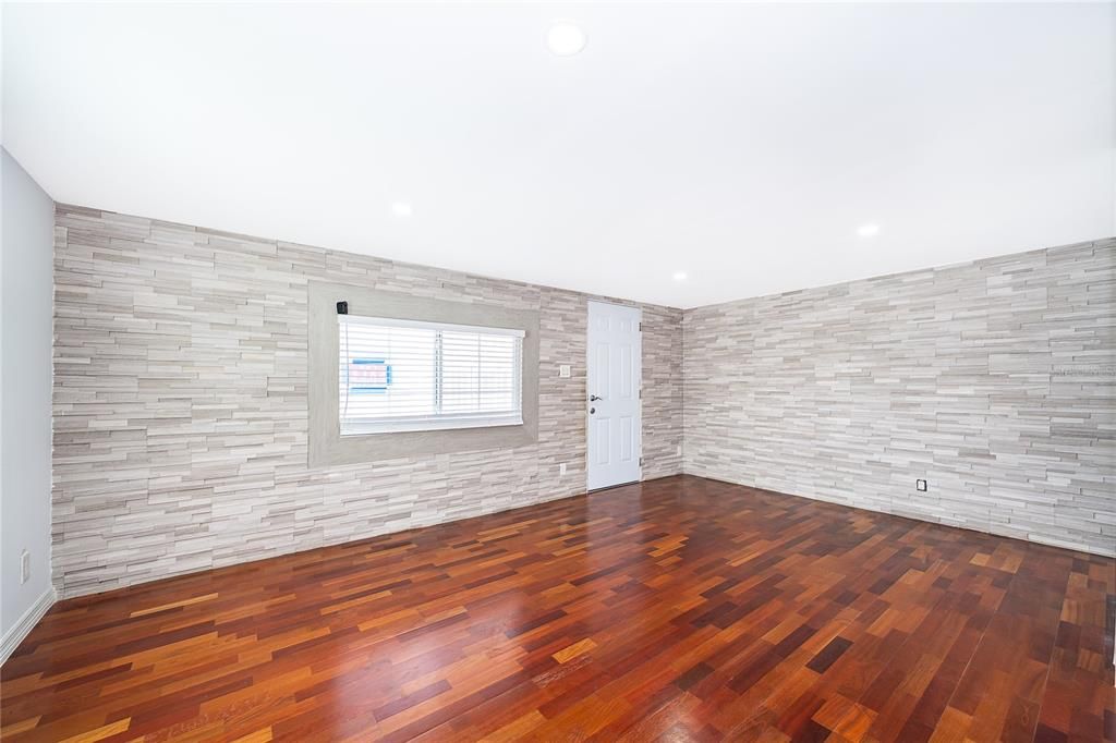 For Sale: $100,000 (3 beds, 2 baths, 3150 Square Feet)