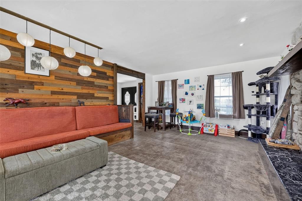 For Sale: $675,000 (4 beds, 2 baths, 2318 Square Feet)