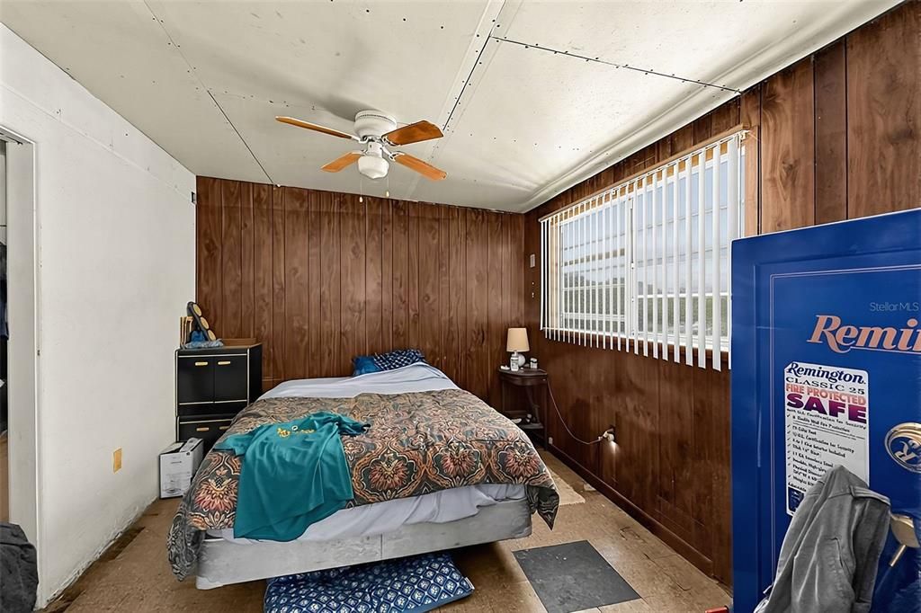 For Sale: $119,990 (2 beds, 1 baths, 1034 Square Feet)