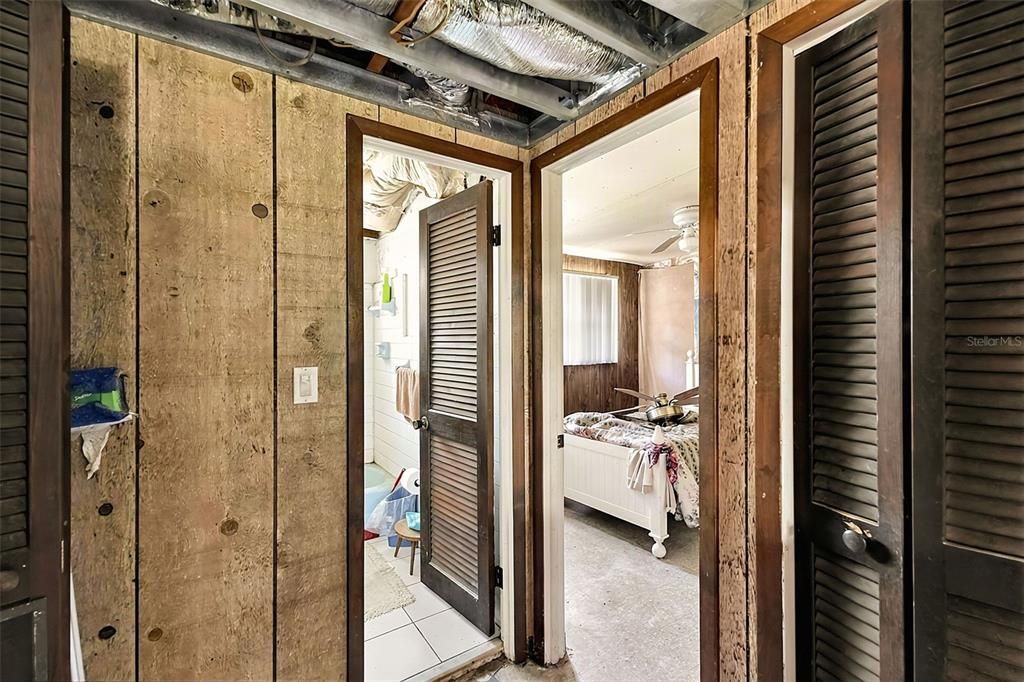 For Sale: $119,990 (2 beds, 1 baths, 1034 Square Feet)
