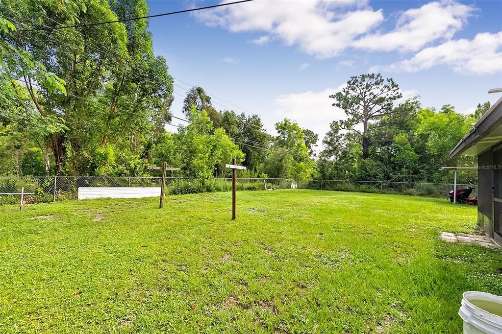 For Sale: $119,990 (2 beds, 1 baths, 1034 Square Feet)