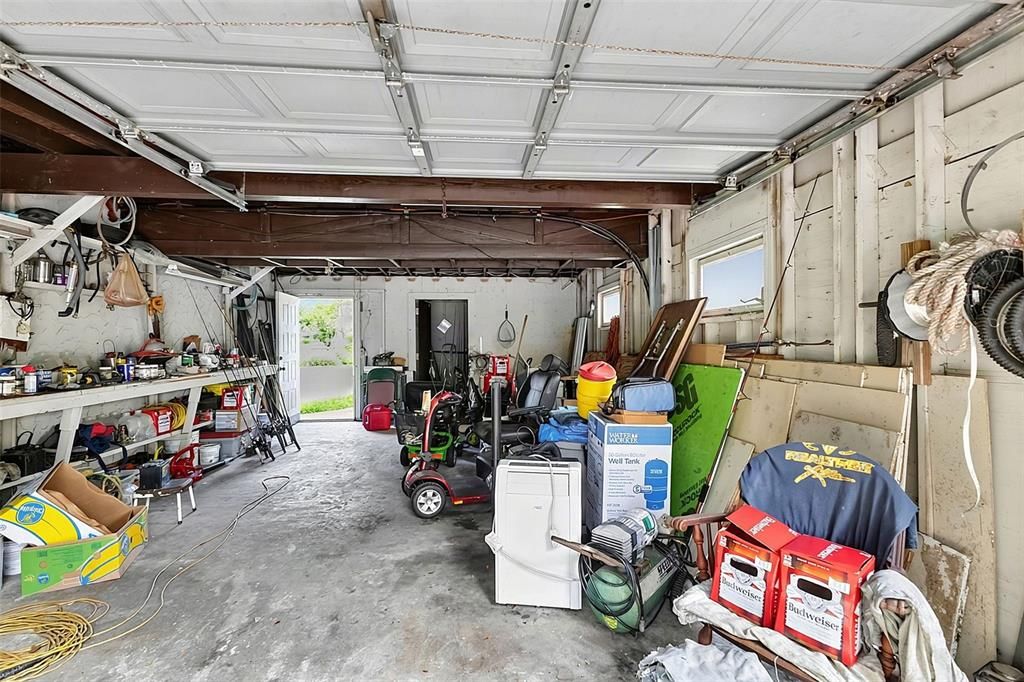 For Sale: $119,990 (2 beds, 1 baths, 1034 Square Feet)