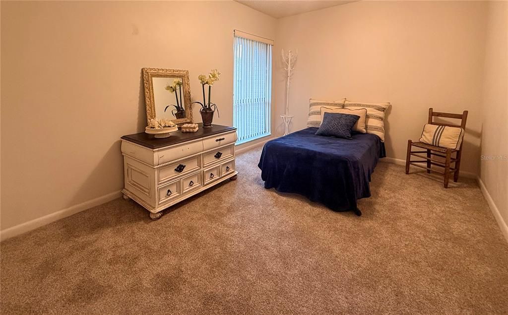 For Sale: $180,000 (2 beds, 2 baths, 1098 Square Feet)