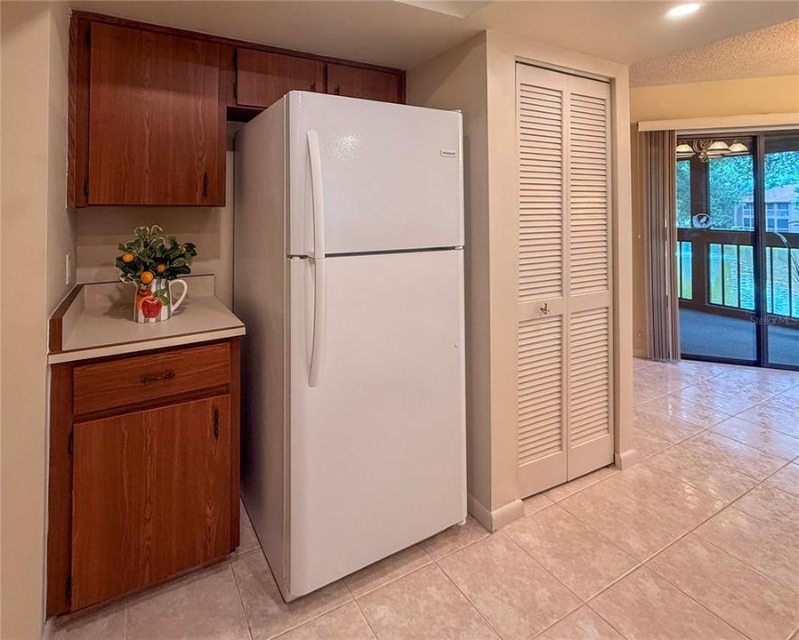 For Sale: $180,000 (2 beds, 2 baths, 1098 Square Feet)
