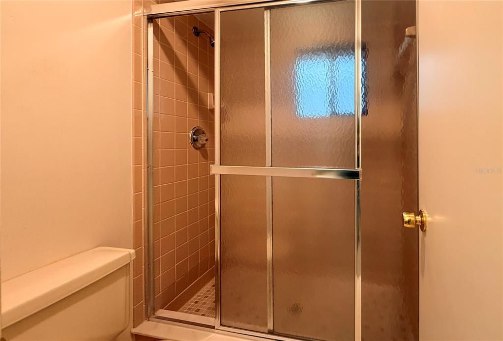 For Sale: $180,000 (2 beds, 2 baths, 1098 Square Feet)