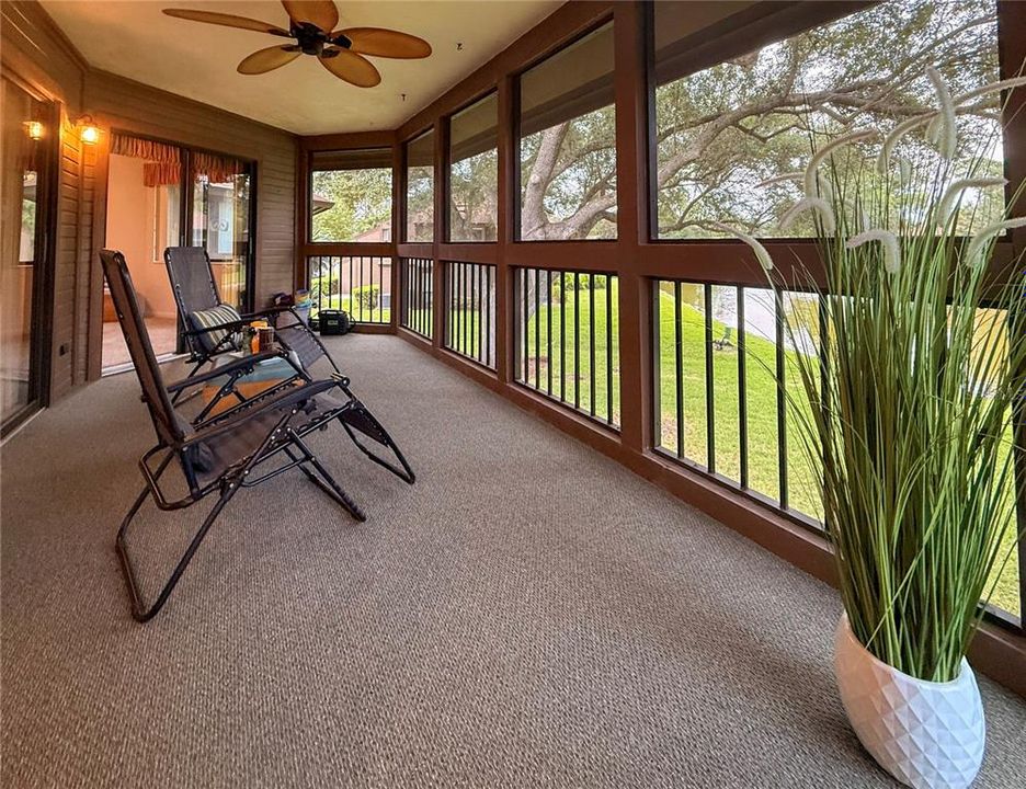 For Sale: $180,000 (2 beds, 2 baths, 1098 Square Feet)