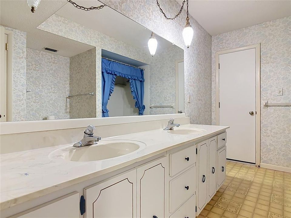 En Venta: $459,900 (4 camas, 3 baños, 2889 Pies cuadrados)