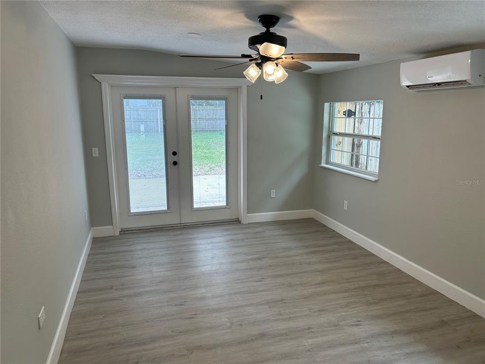 Active With Contract: $267,900 (3 beds, 2 baths, 1532 Square Feet)